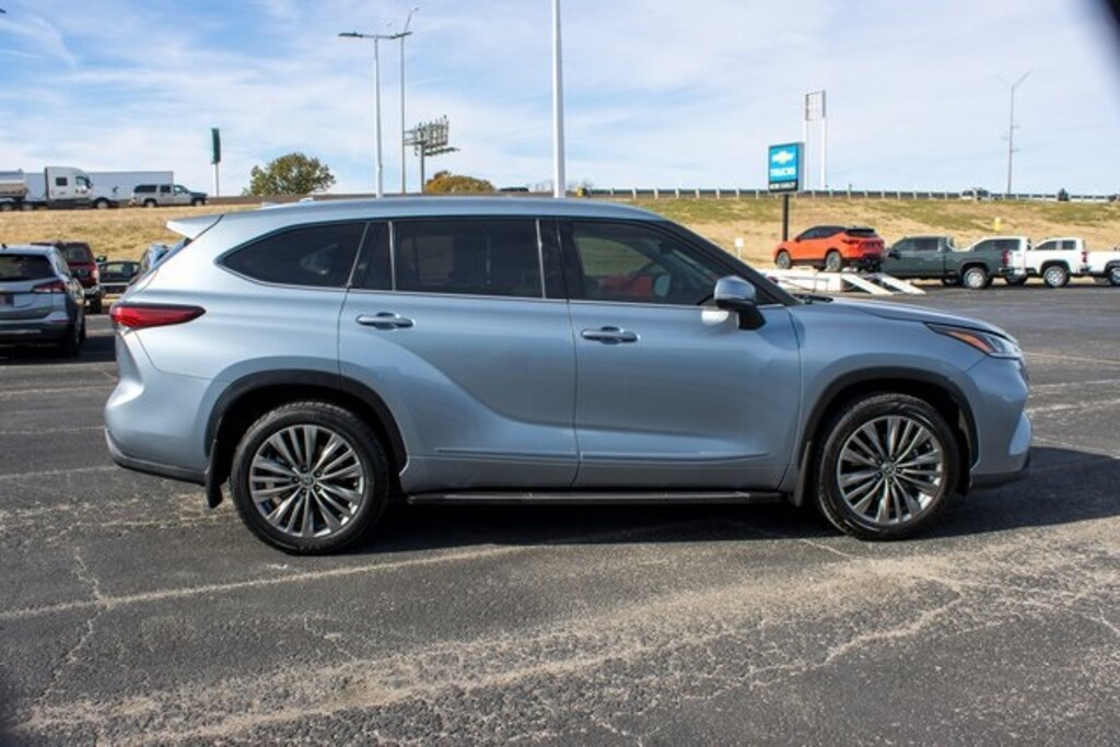 Used 2021 Toyota Highlander Platinum SUV