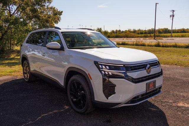 2027 Volkswagen Atlas SE w/Tech