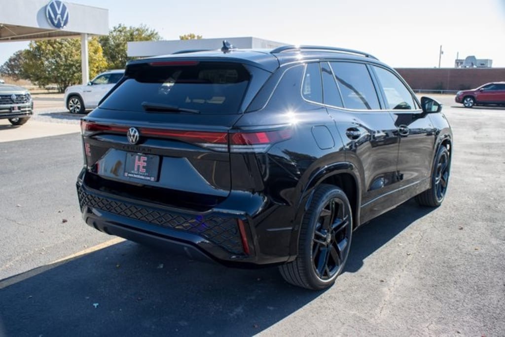 New 2026 Volkswagen Tiguan 2.0T SE R-Line Black SUV