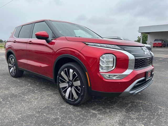2025 Mitsubishi Outlander SE 2WD's photo