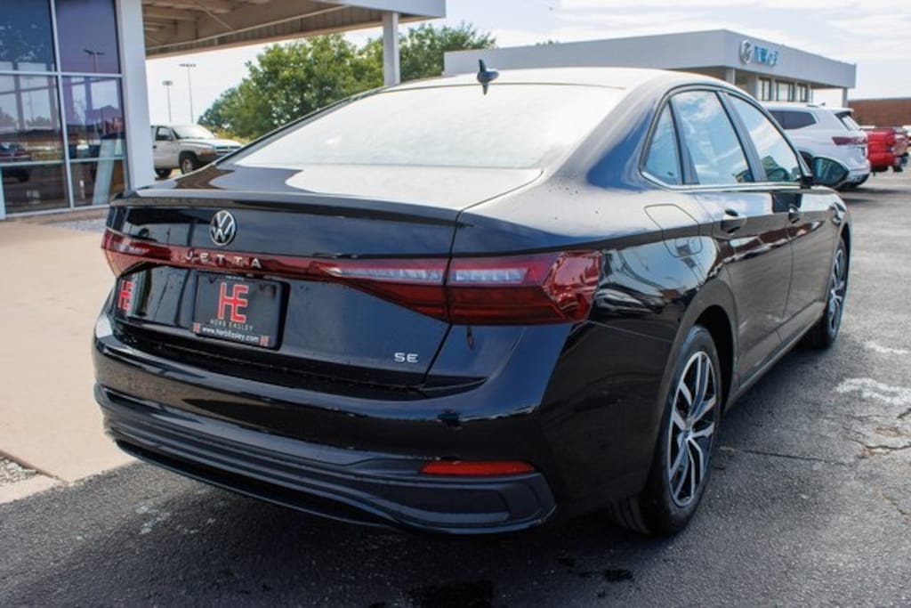 New 2026 Volkswagen Jetta 1.5T SE Sedan