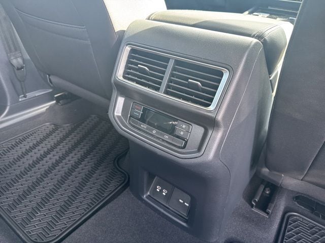 2026 Volkswagen Atlas SE w/Tech - Photo 18