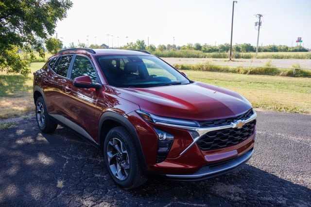 Used 2025 Chevrolet Trax LT