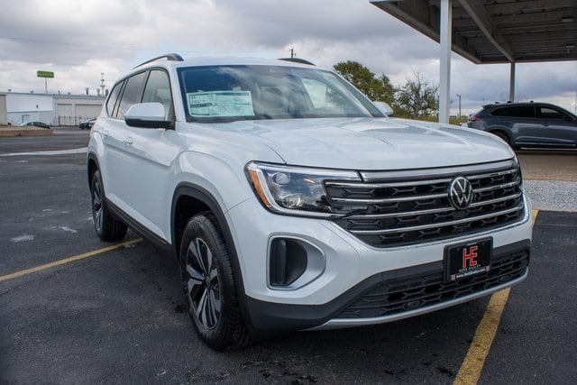 2026 Volkswagen Atlas SE's photo