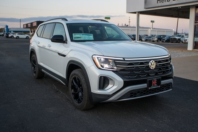 2026 Volkswagen Atlas Atlas Peak Edition's photo