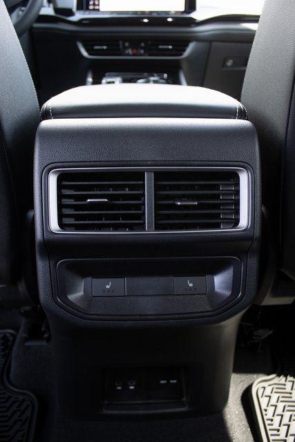 2025 Volkswagen Atlas Cross Sport SEL Premium R-LINE - Photo 14