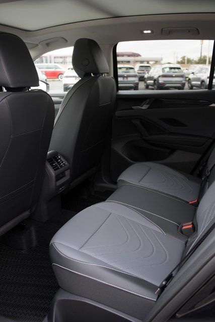 2026 Volkswagen Tiguan SE - Photo 13