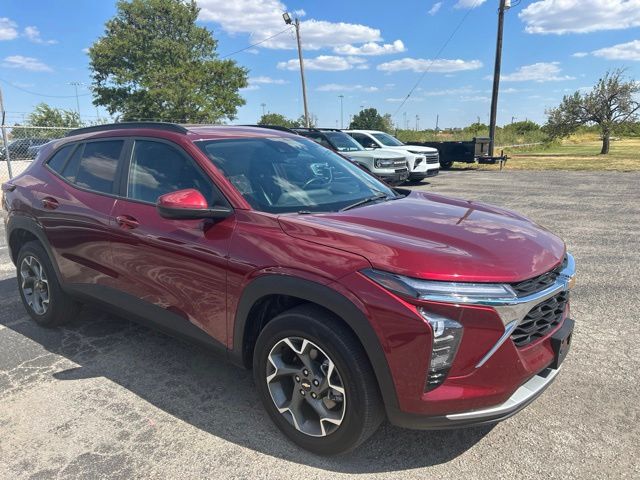 Used 2025 Chevrolet Trax LT