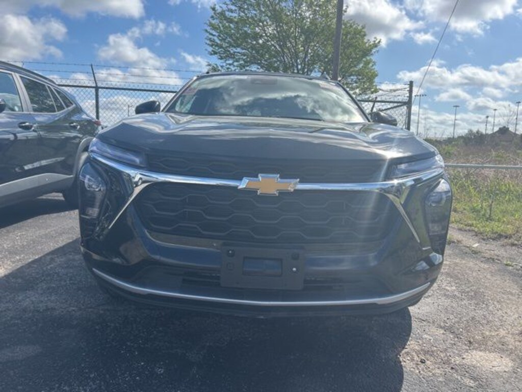 Used 2025 Chevrolet Trax LT SUV