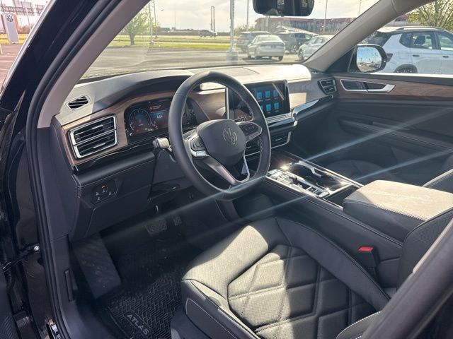 2026 Volkswagen Atlas SE w/Tech - Photo 14