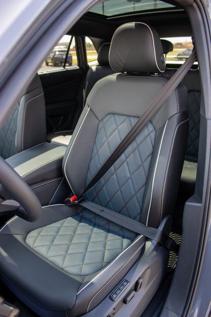 2025 Volkswagen Atlas Cross Sport SEL Premium R-LINE - Photo 19