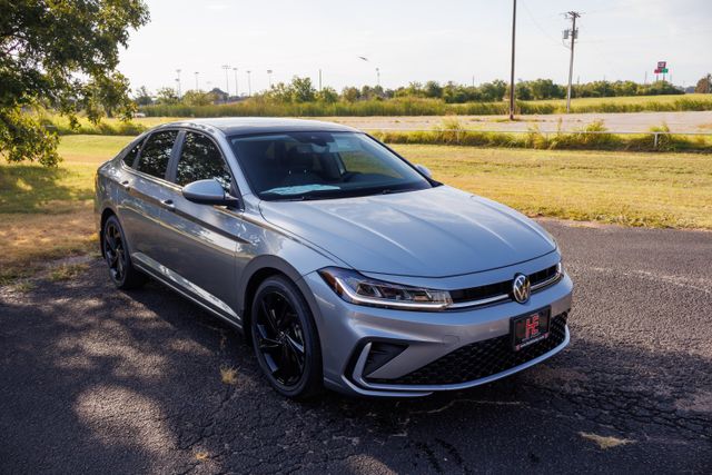 New 2026 Volkswagen Jetta 1.5T SE