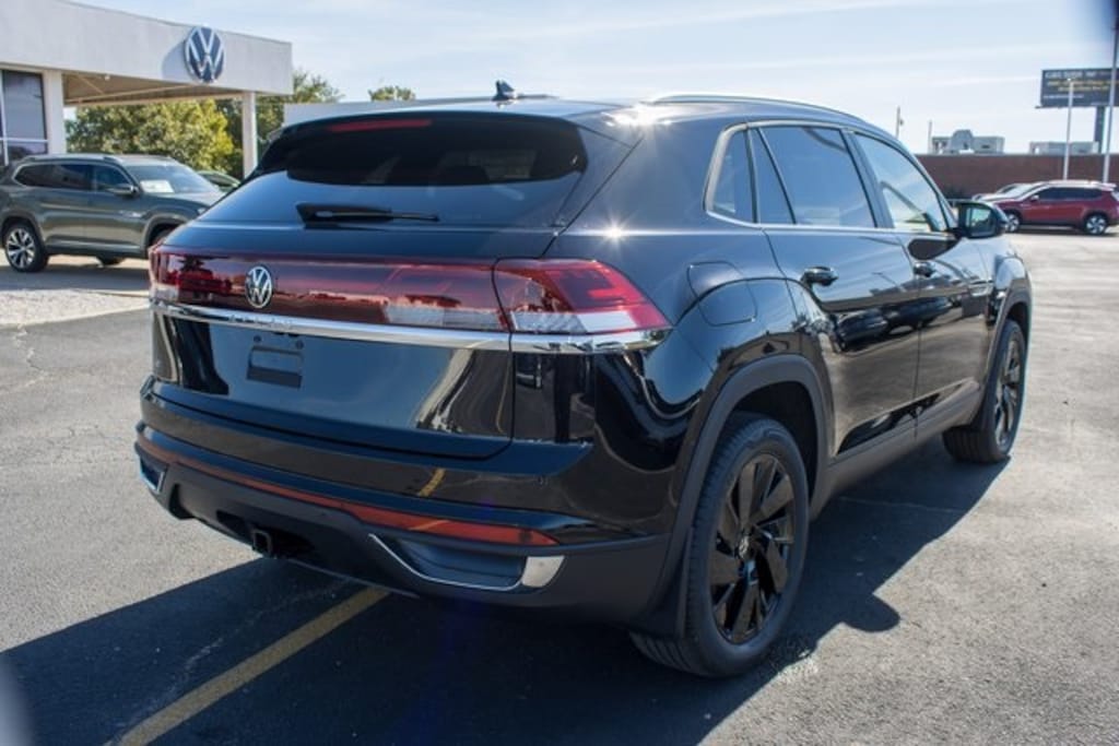New 2026 Volkswagen Atlas Cross Sport 2.0T SE w/Technology SUV