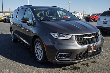 2022 Chrysler Pacifica Touring L Minivan/Van