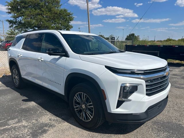 Used 2024 Chevrolet Traverse LT