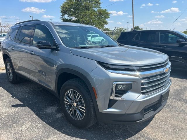 Used 2024 Chevrolet Traverse LT