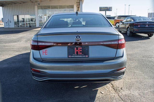 2026 Volkswagen Jetta Sport - Photo 8