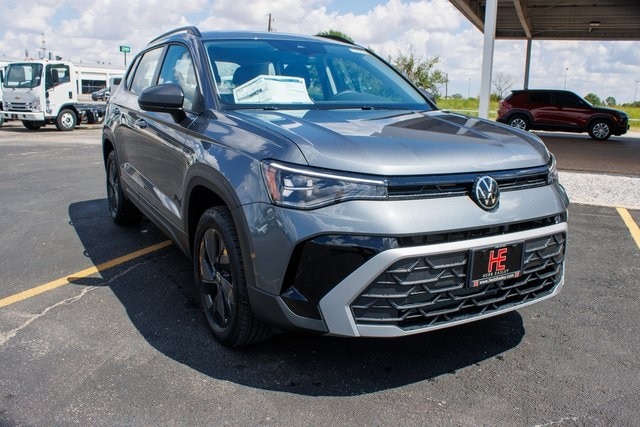 2025 Volkswagen Taos S's photo