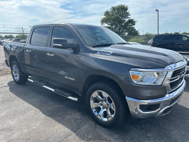 2020 RAM 1500 Big Horn/Lone Star 4x4 Crew Cab 5'7's photo