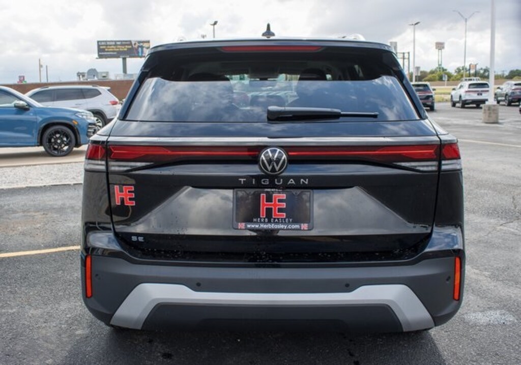 New 2026 Volkswagen Tiguan 2.0T SE SUV