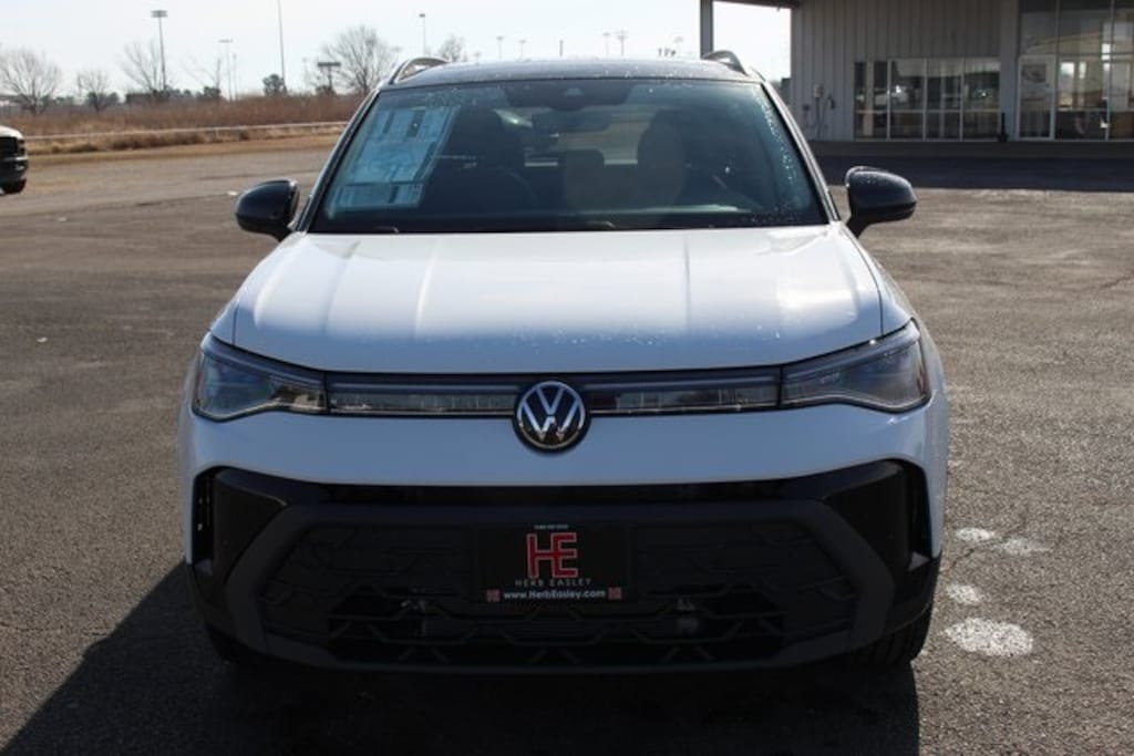 New 2026 Volkswagen Taos 1.5T SE Black SUV