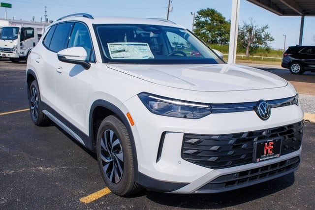 2025 Volkswagen Tiguan S's photo