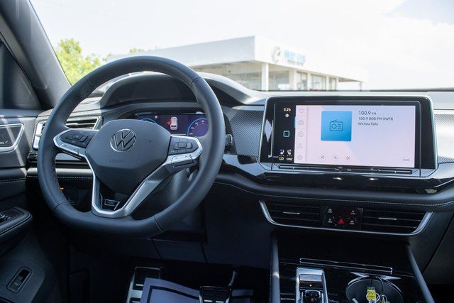 2025 Volkswagen Atlas Cross Sport SEL Premium R-LINE - Photo 16