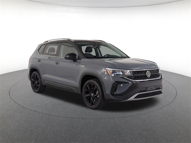 2023 Volkswagen Taos SE photo 2