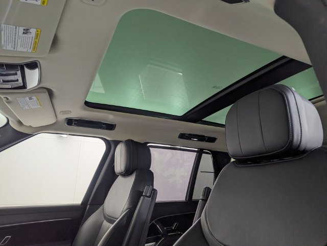 2022 Land Rover Range Rover Base - Photo 17