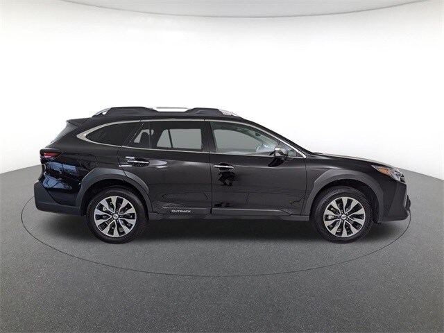 2025 Subaru Outback Touring photo 2