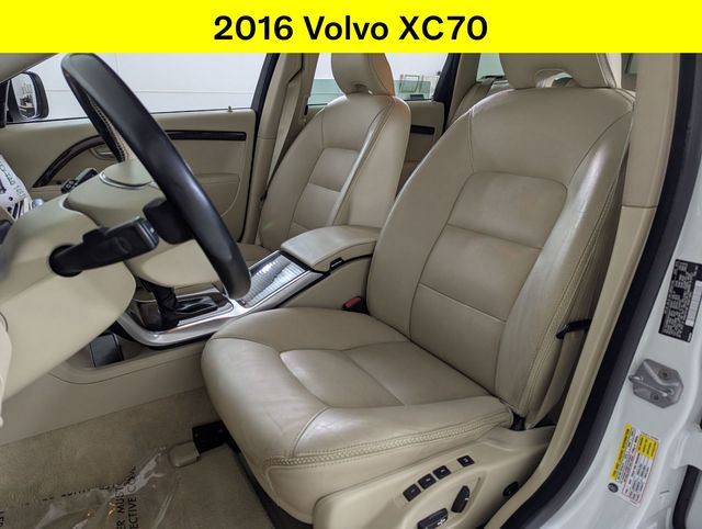 2016 Volvo XC70 Premier - Photo 9