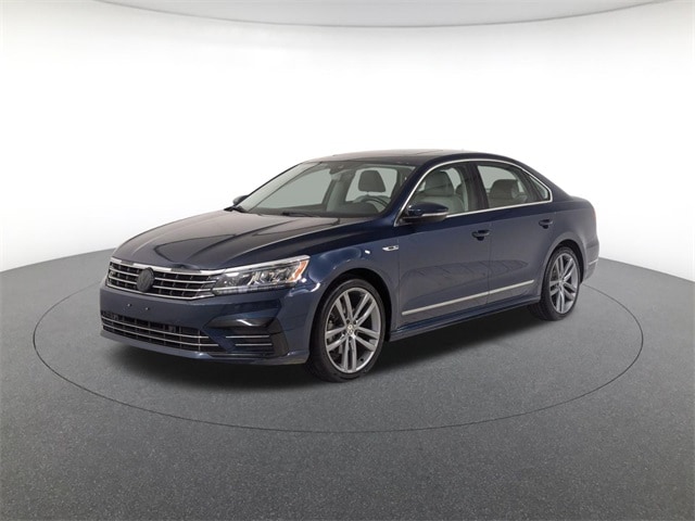 2019 Volkswagen Passat SE R-Line's photo