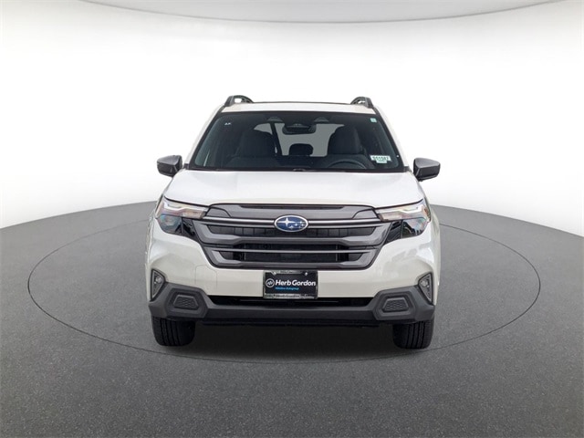 2025 Subaru Forester Premium photo 2