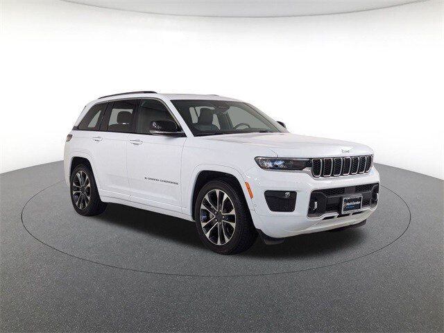 2022 Jeep Grand Cherokee Overland photo 3