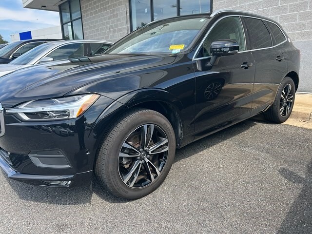 2019 Volvo XC60 T5 Momentum photo 2