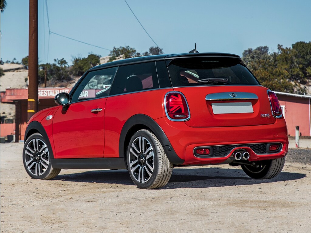 Used 2021 MINI Hardtop 2 Door Hatchback