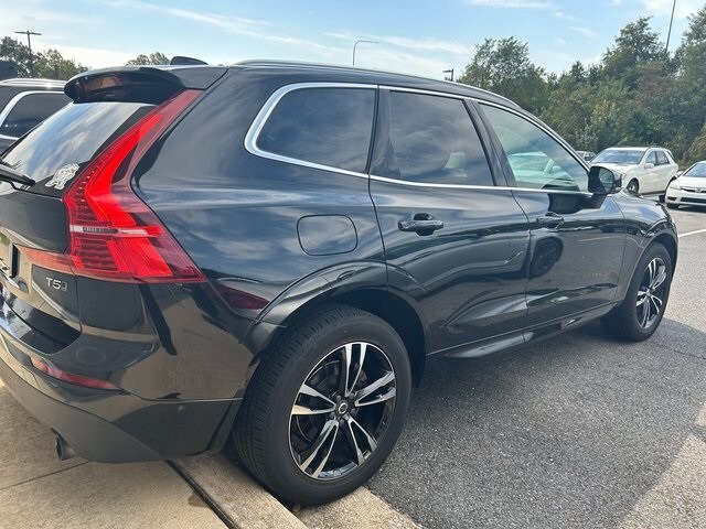 2019 Volvo XC60 T5 Momentum photo 4