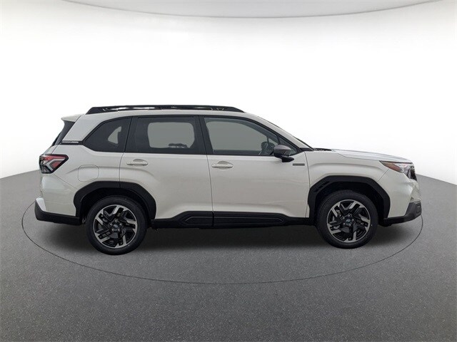 2025 Subaru Forester Premium photo 4
