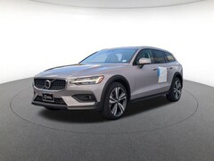 2026 Volvo V60 Cross Country B5 Plus Wagon