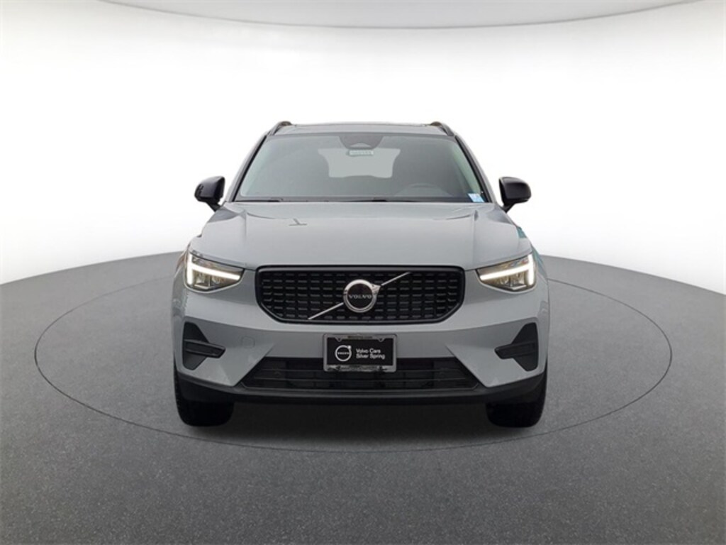New 2026 Volvo XC40 B5 Core SUV