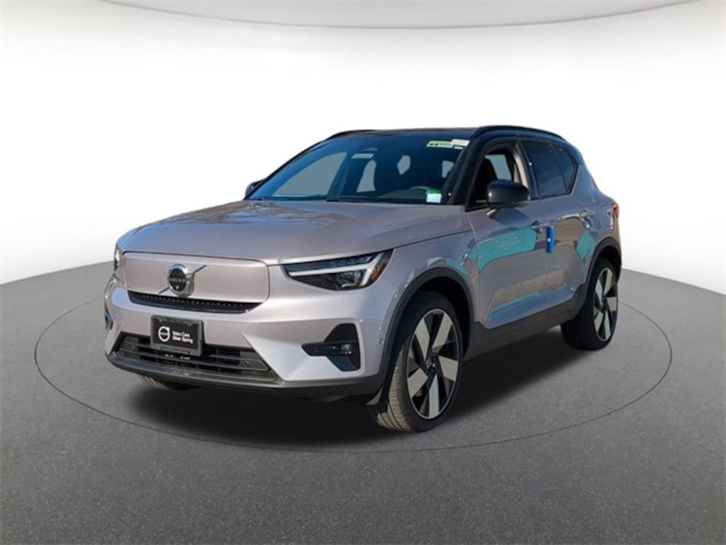 New 2026 Volvo EX40 Twin Motor Plus SUV