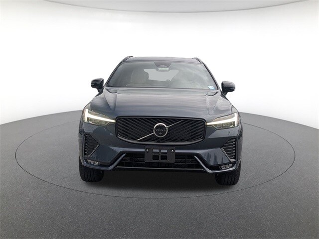 2026 Volvo XC60 B5 Plus photo 2