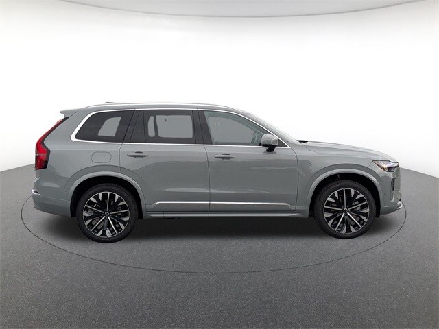 2026 Volvo XC90 Plus photo 4