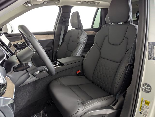 2025 Volvo XC90 Plus - Photo 9