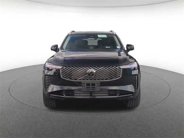 2026 Volvo XC90 T8 photo 2