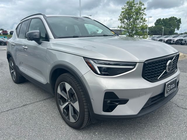 2023 Volvo XC40 B5 Ultimate Dark AWD's photo