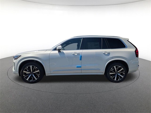 2026 Volvo XC90 Core photo 2