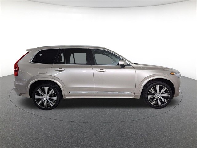 2024 Volvo XC90 T8 Plus photo 3