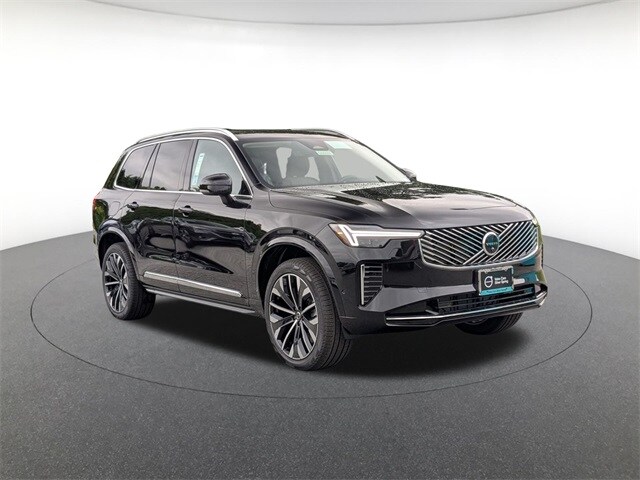 2026 Volvo XC90 Plus photo 3