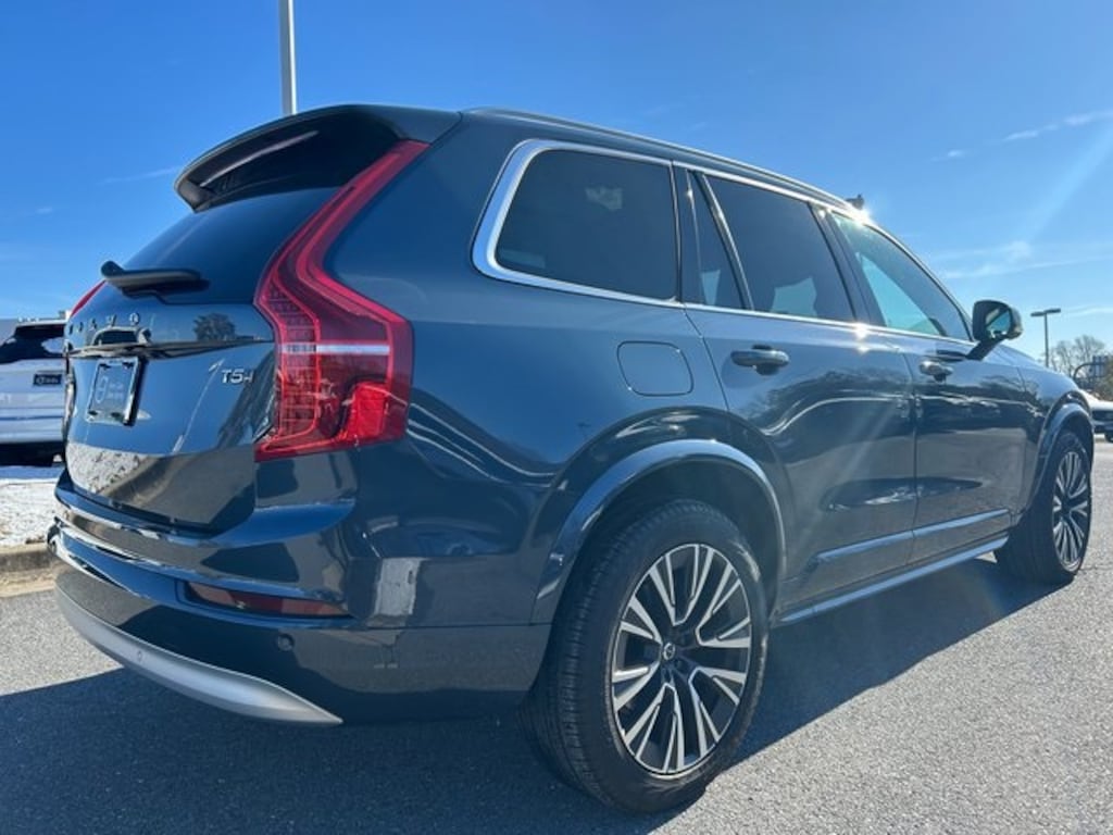 Certified 2022 Volvo XC90 T5 AWD Momentum 7 Seater SUV
